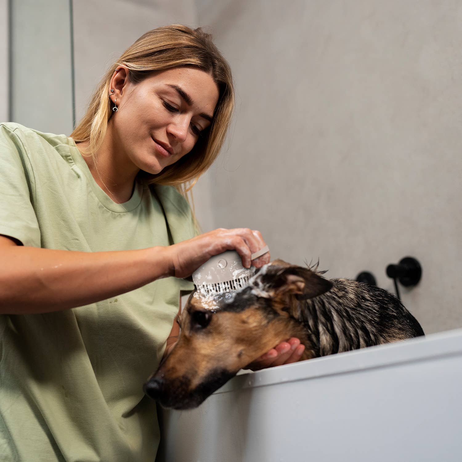 Ocean Plastic by PT Eco-Friendly Soap Dispensing Pet Scrub