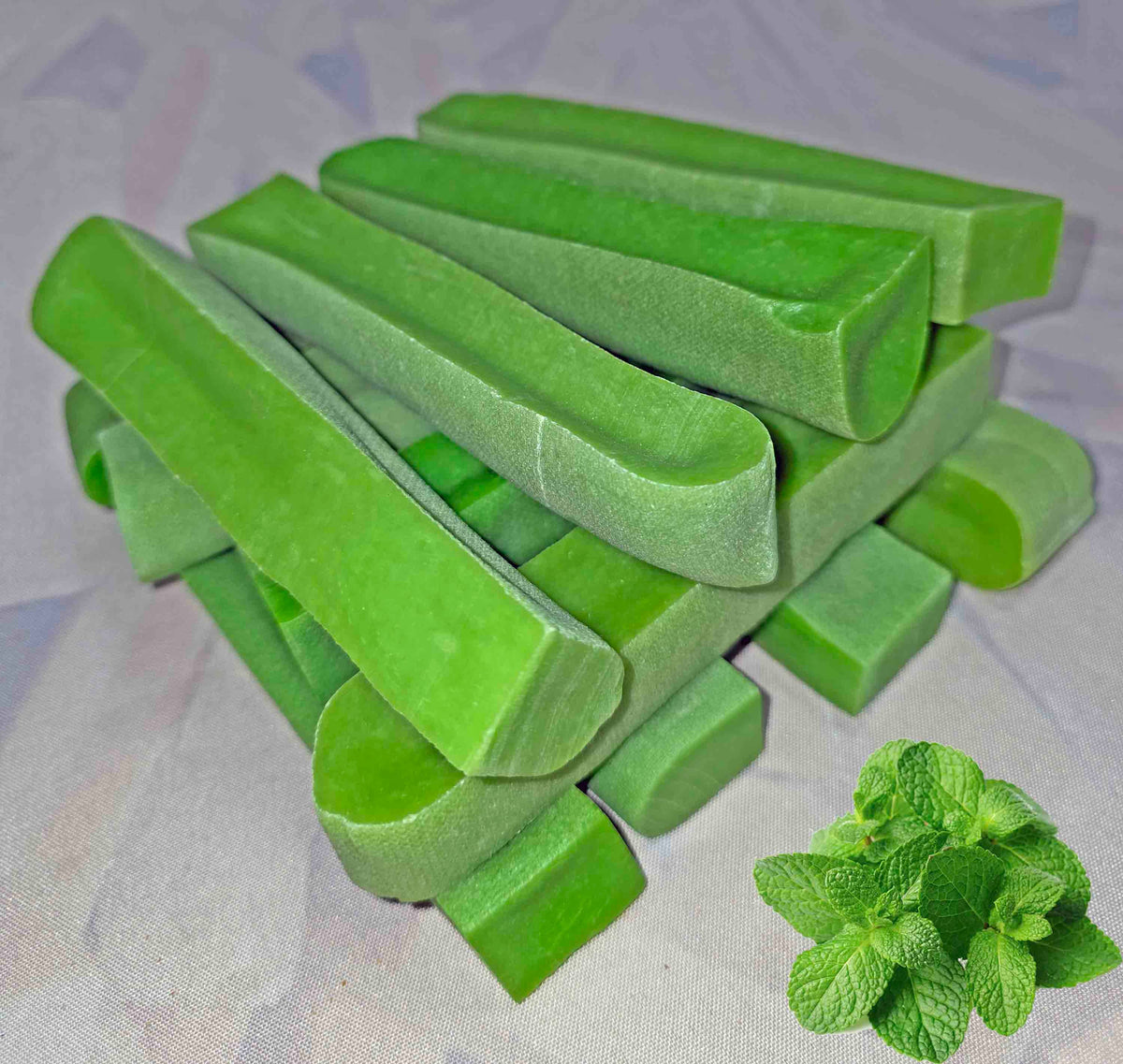 Dog cheese chew. Mint Med/Small Himalayan Yak 3.4oz 95g EA