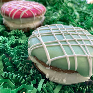 Macaroon dog treats
