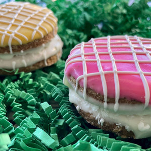 Macaroon dog treats