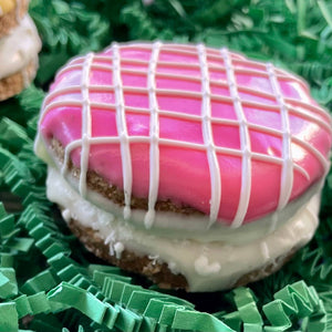 Macaroon dog treats