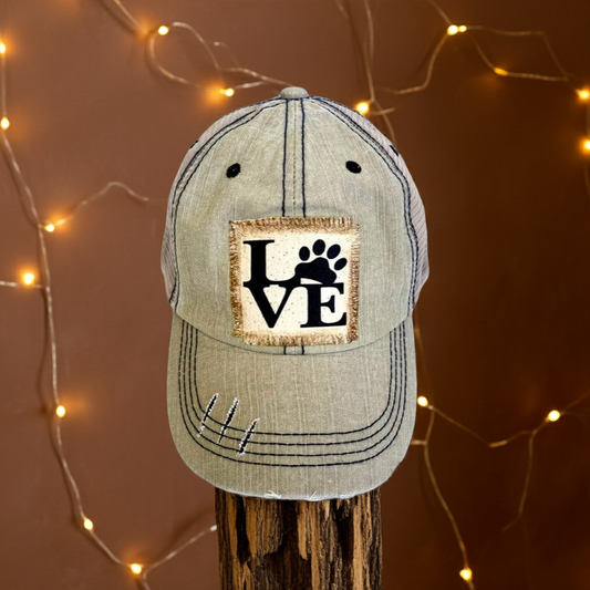 "PAW PRINT LOVE" DISTRESSED TRUCKER HAT